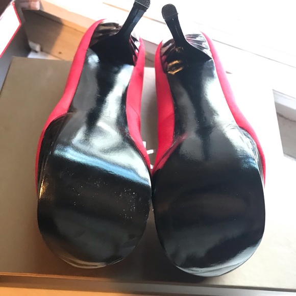 BRAND NEW. Red & black Bebe pumps - Picture 5 of 6